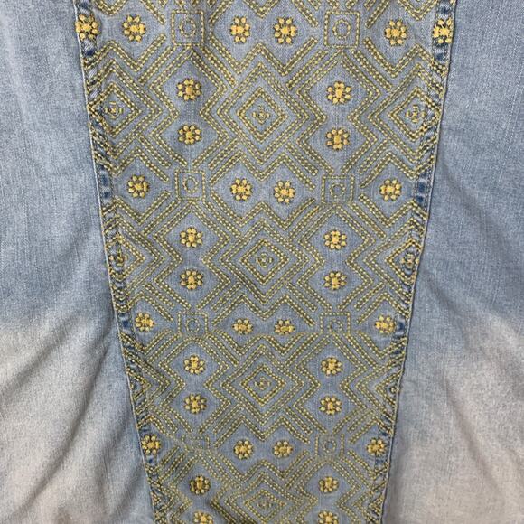 Lularoe women's medium denim jacket embroidery light wash casual yellow jean - Picture 8 of 8